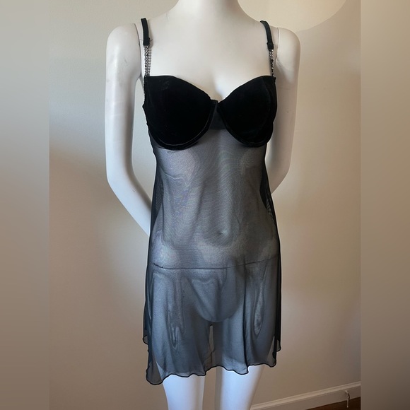 Frederick's of Hollywood Black Chemise with Structured Bust - Picture 3 of 11